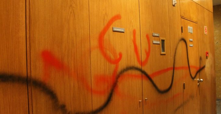 Vandalismo no condomínio